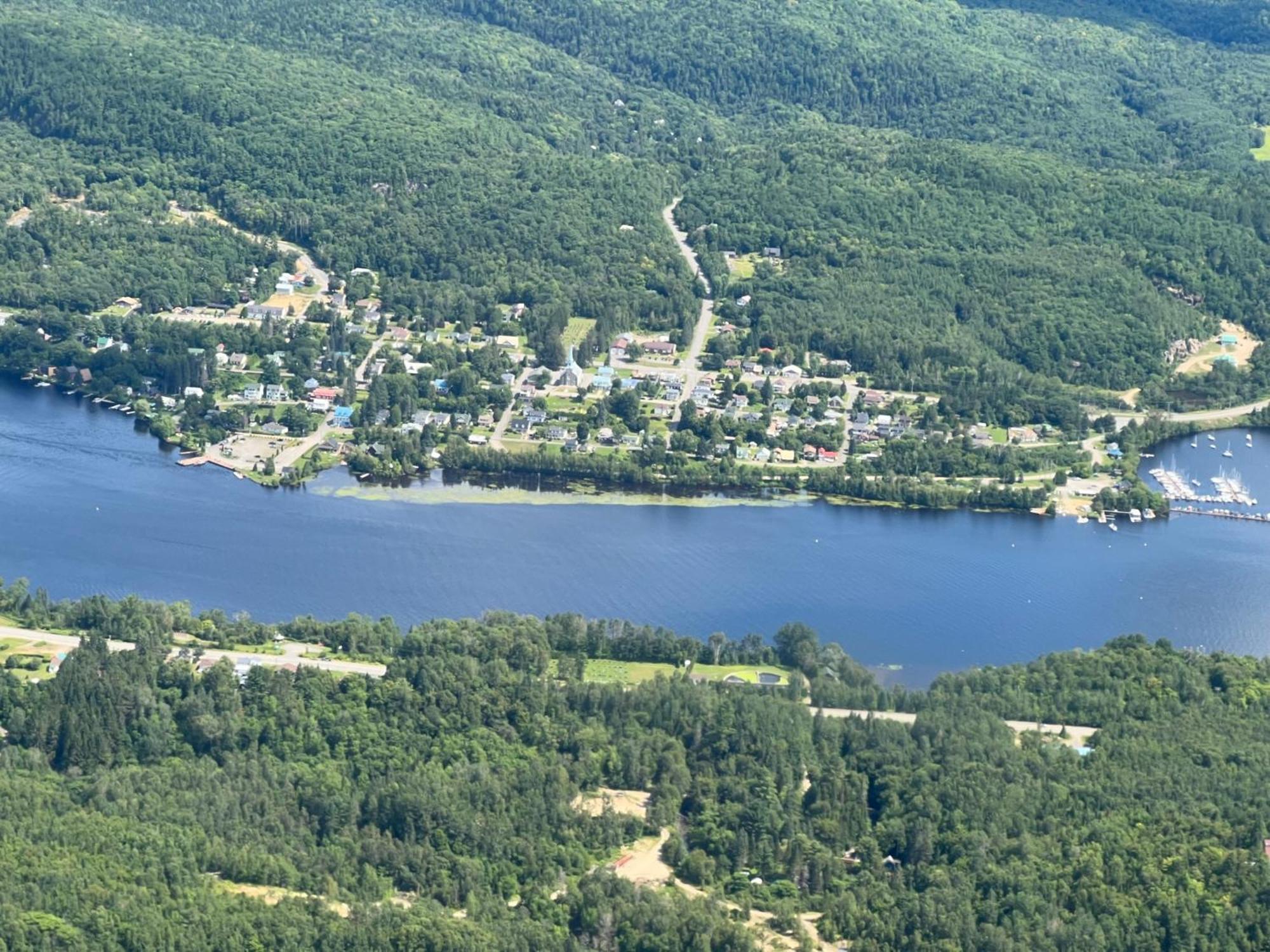 Le Petit Manoir Spa Et Vue Sur Riviere St Maurice Grandes Piles Bagian luar foto