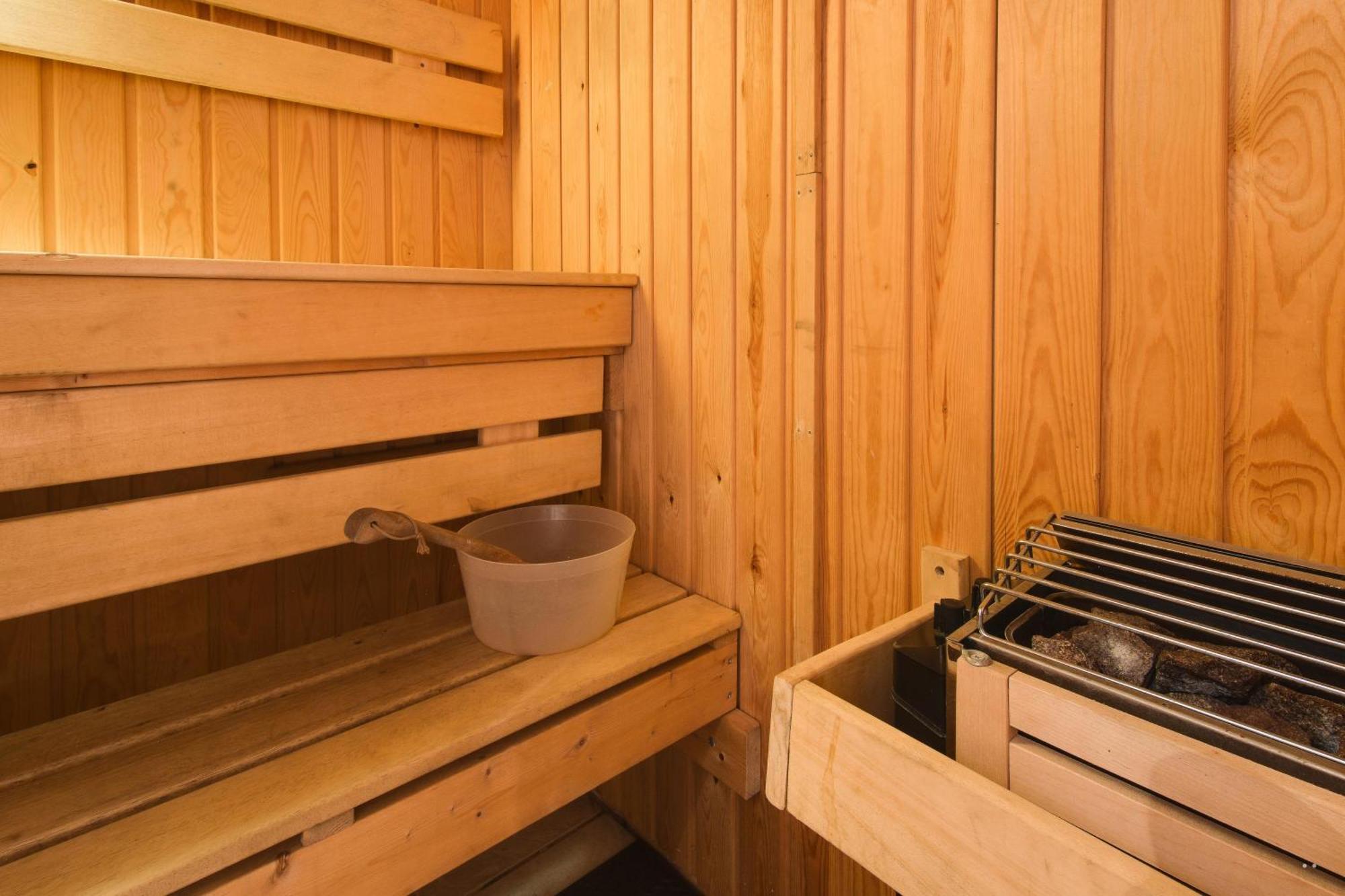 Le Petit Manoir Spa Et Vue Sur Riviere St Maurice Grandes Piles Bagian luar foto
